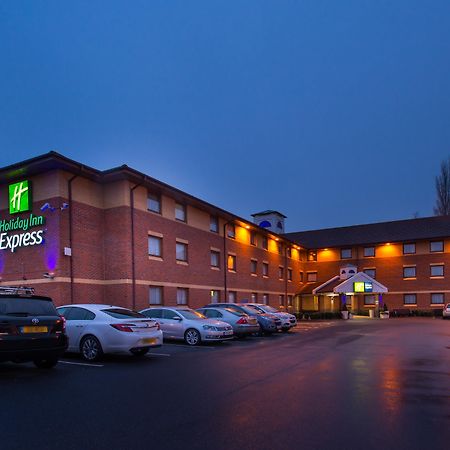 Holiday Inn Express Taunton East By Ihg Exteriör bild