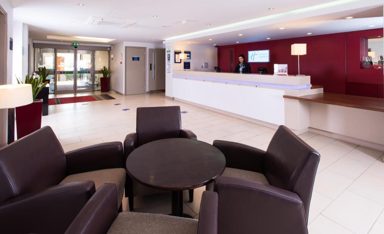 Holiday Inn Express Taunton East By Ihg Exteriör bild
