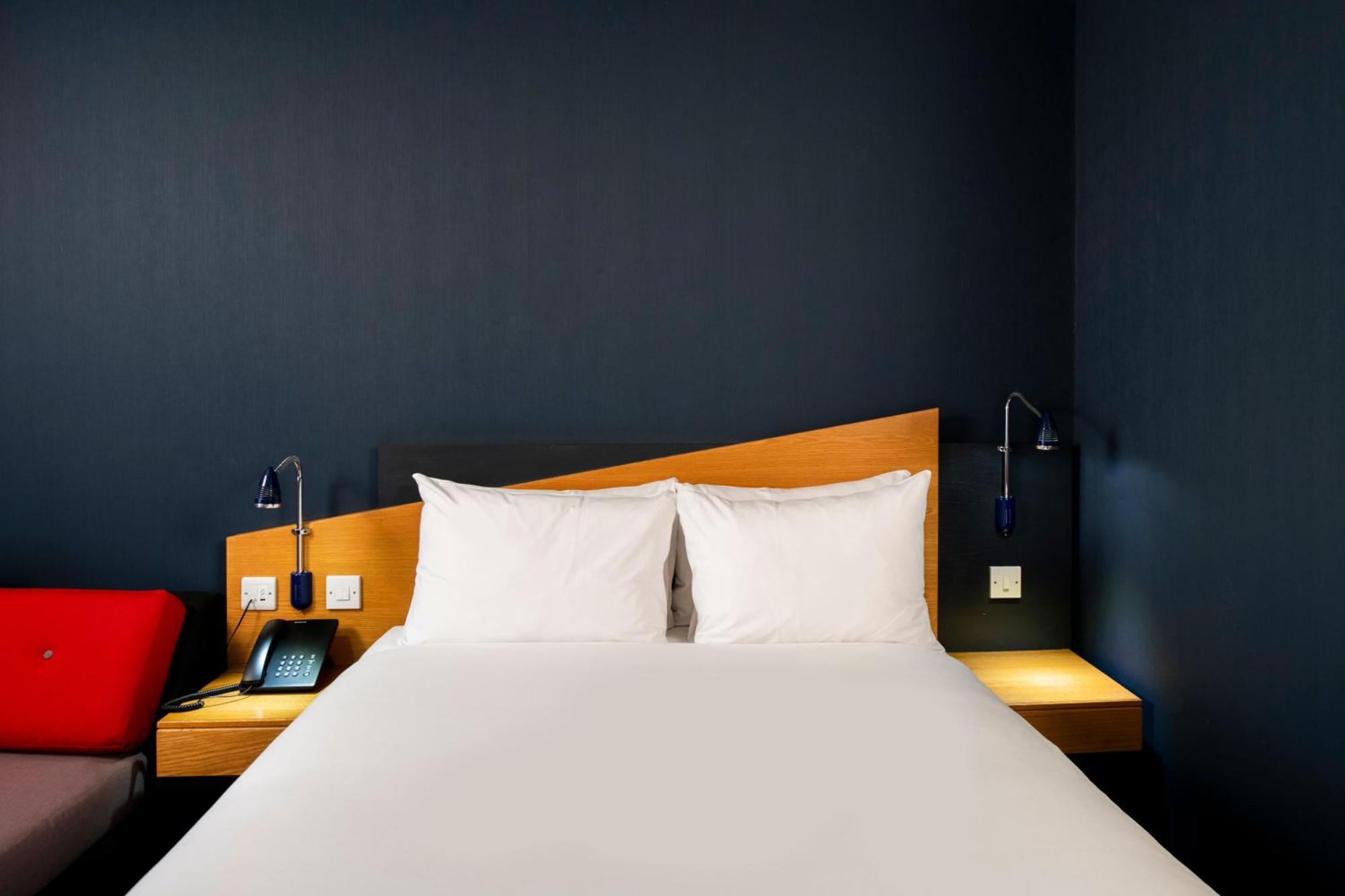 Holiday Inn Express Taunton East By Ihg Exteriör bild