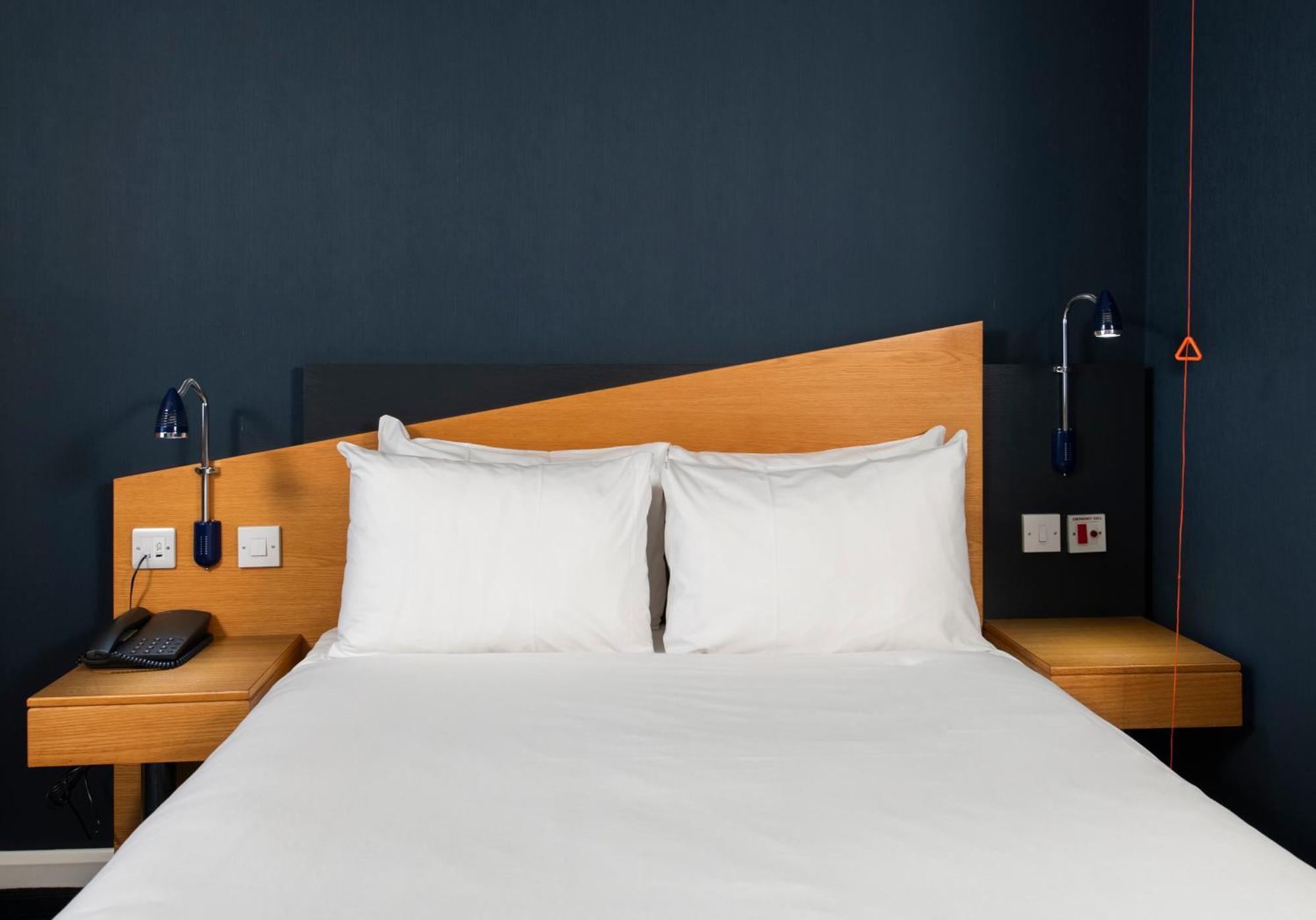 Holiday Inn Express Taunton East By Ihg Exteriör bild