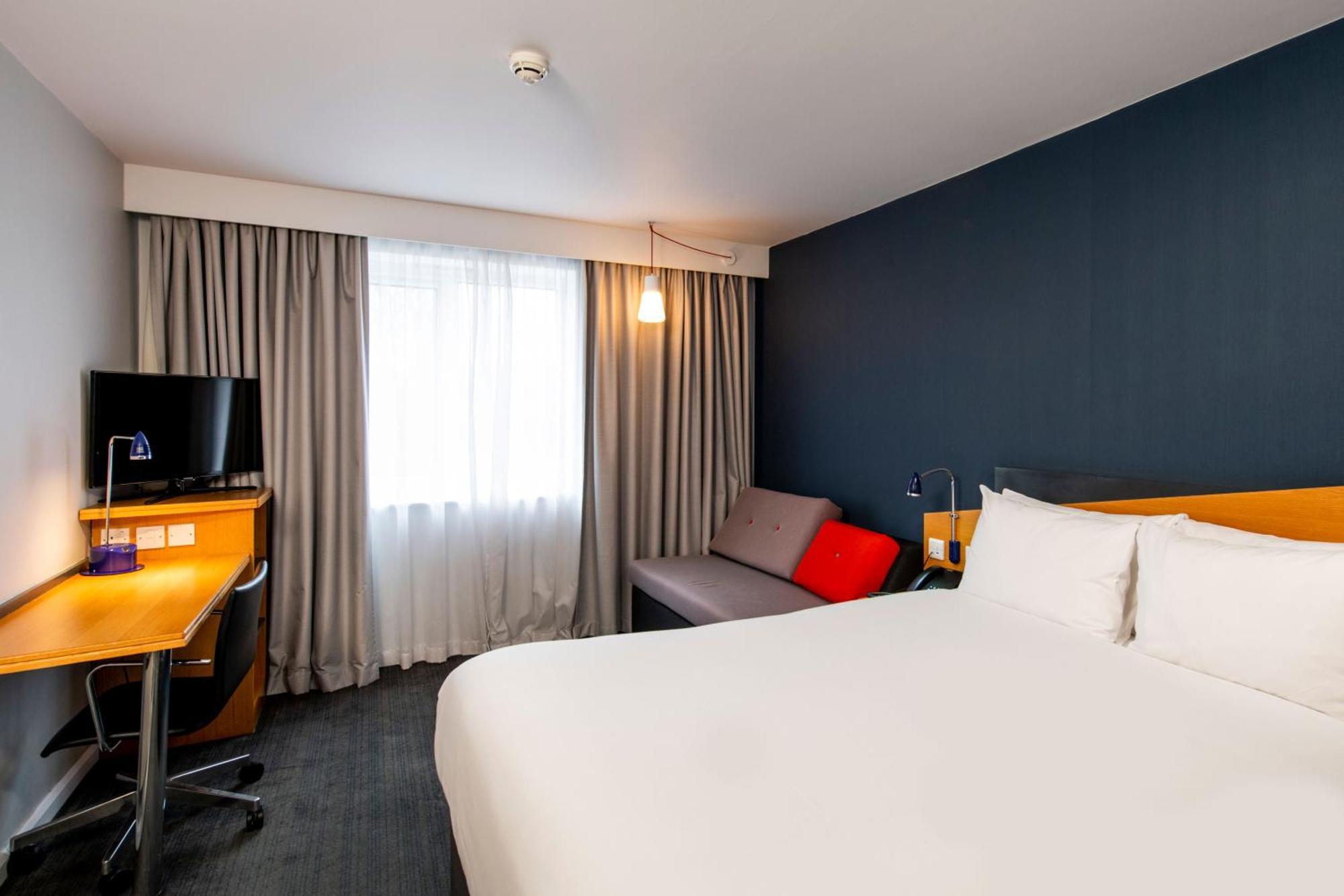 Holiday Inn Express Taunton East By Ihg Exteriör bild