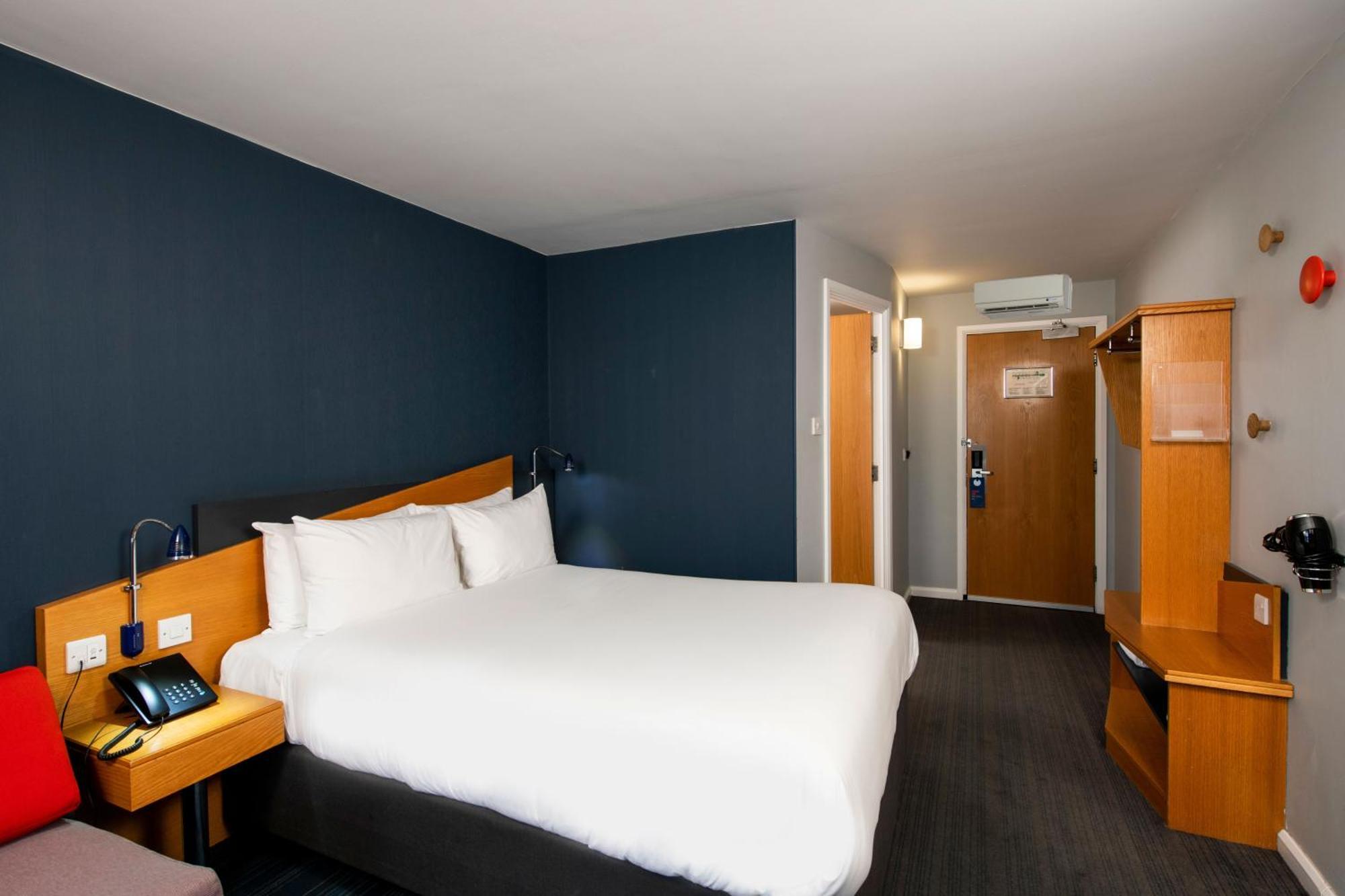 Holiday Inn Express Taunton East By Ihg Exteriör bild