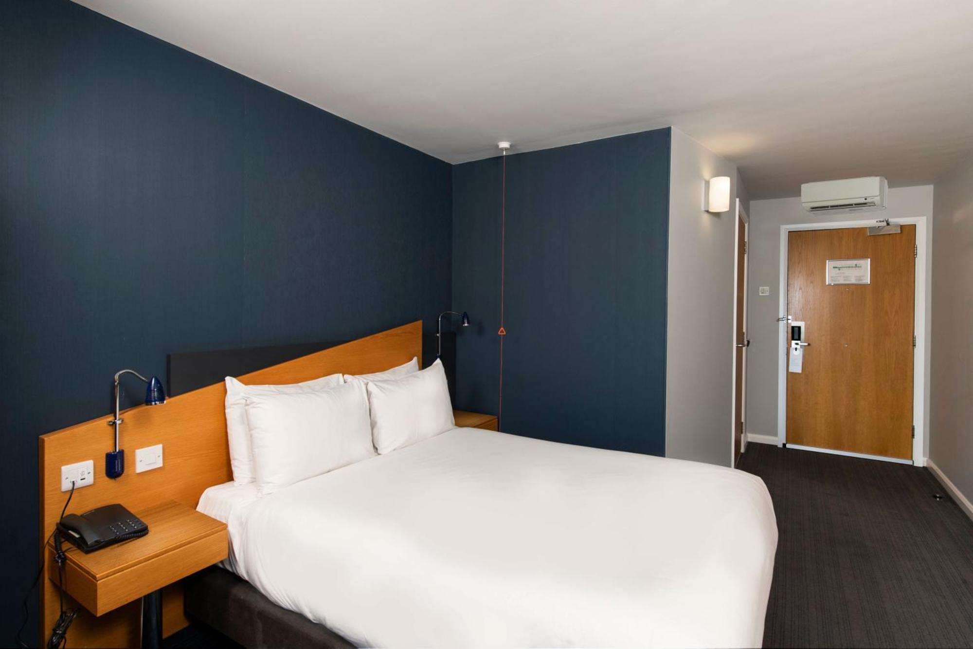 Holiday Inn Express Taunton East By Ihg Exteriör bild