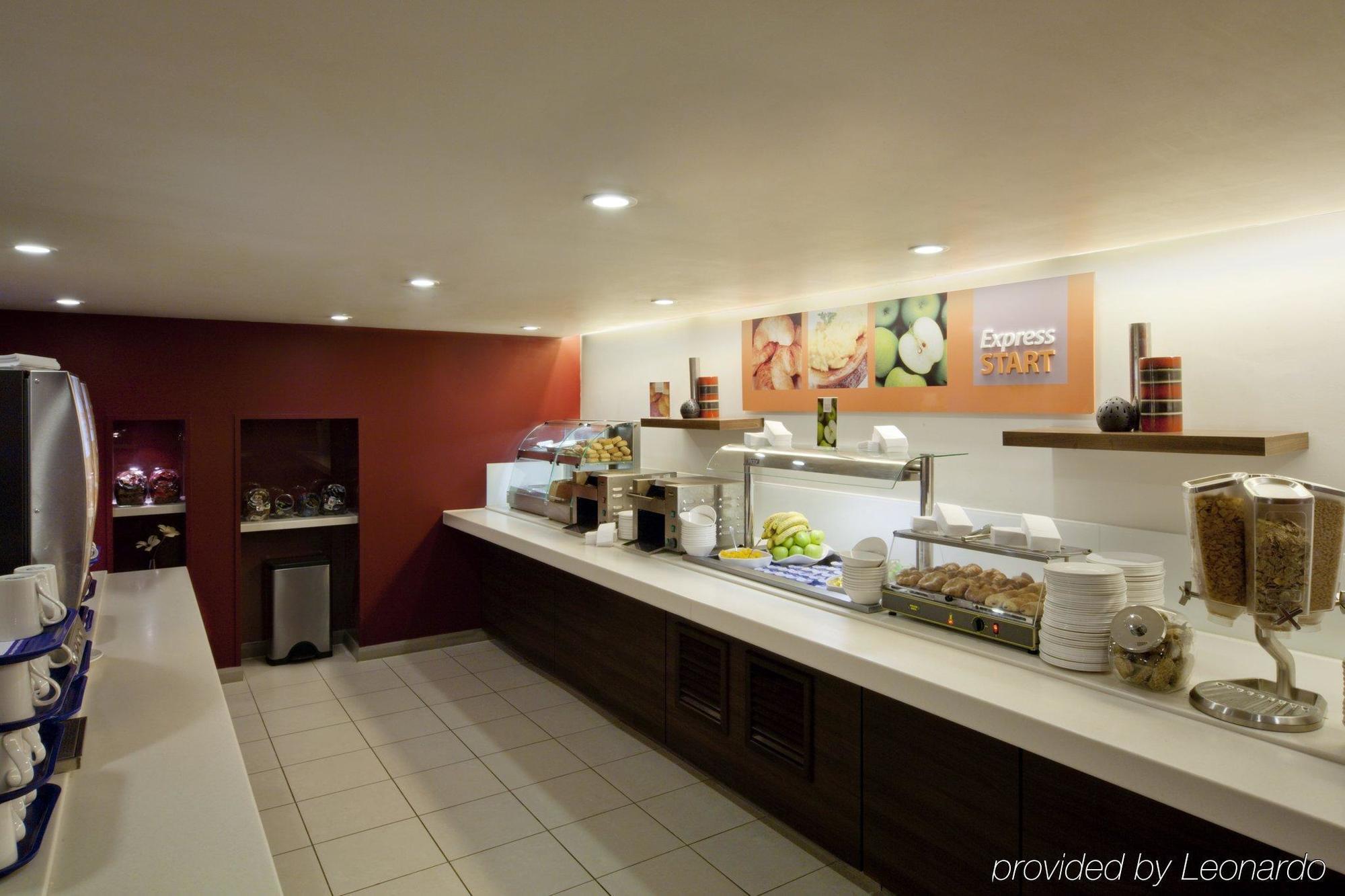 Holiday Inn Express Taunton East By Ihg Restaurang bild