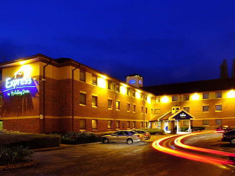 Holiday Inn Express Taunton East By Ihg Exteriör bild