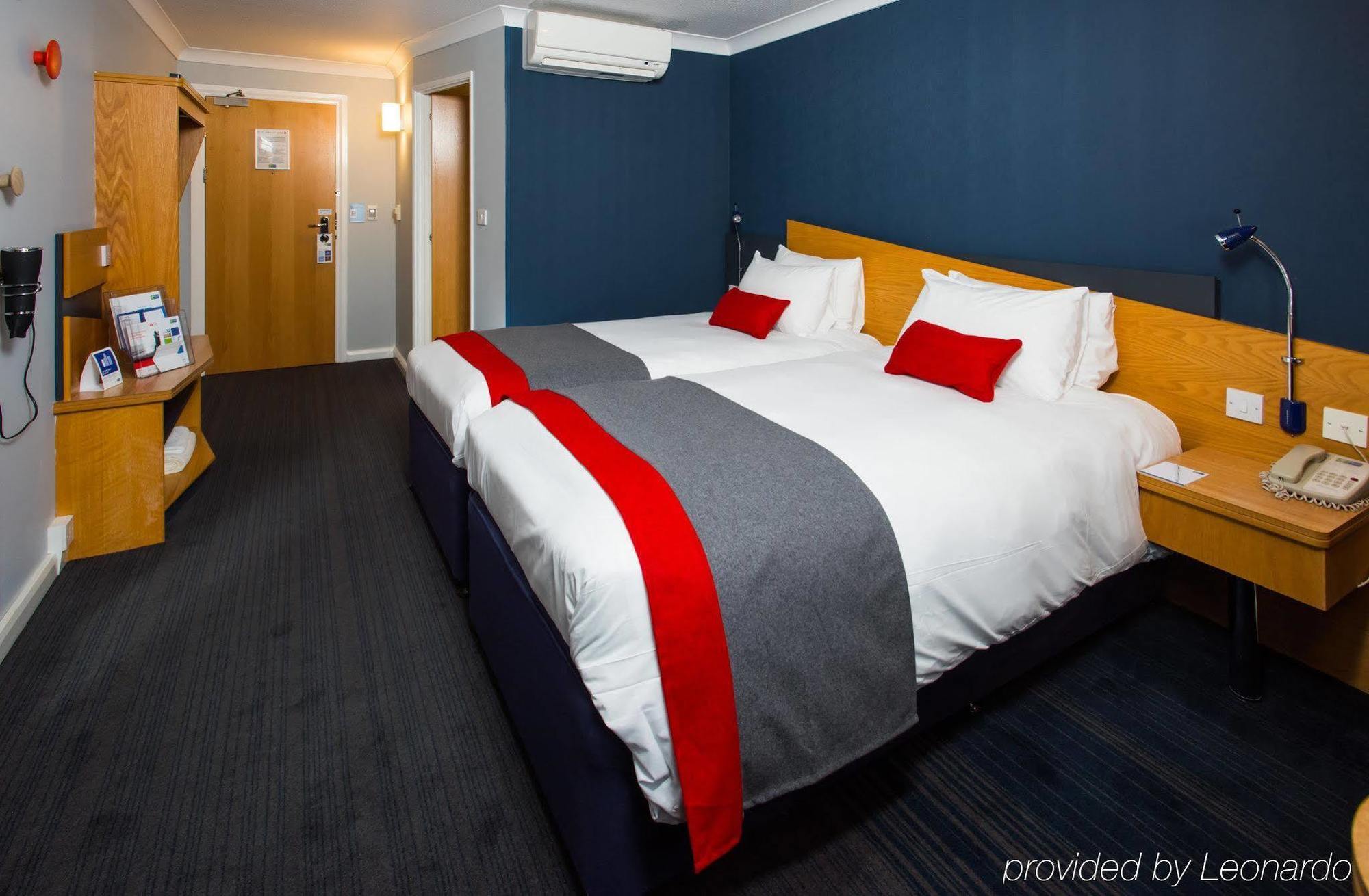 Holiday Inn Express Taunton East By Ihg Exteriör bild