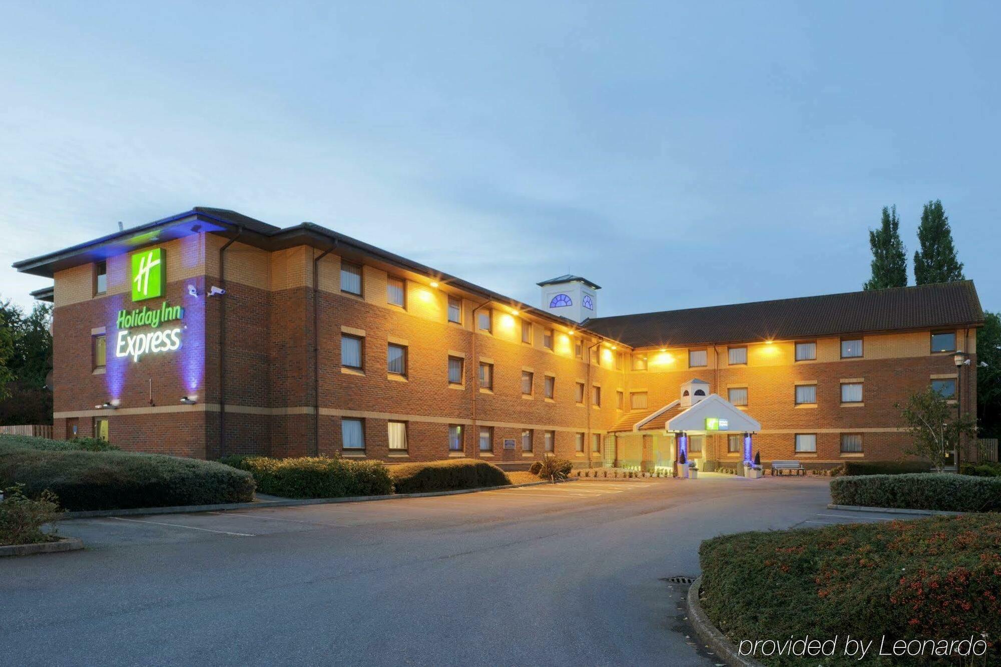 Holiday Inn Express Taunton East By Ihg Exteriör bild