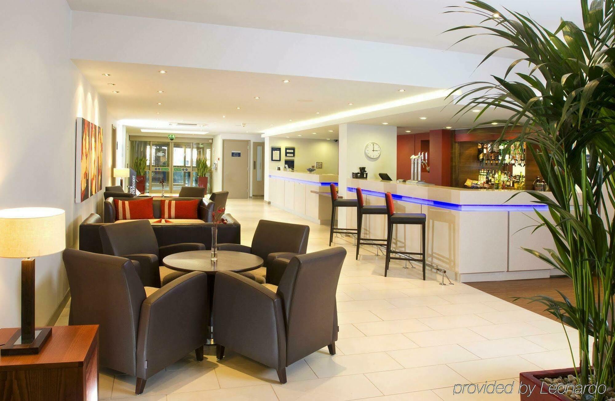 Holiday Inn Express Taunton East By Ihg Inreriör bild